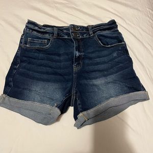 Women’s zenana denim shorts size large